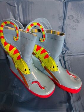 Kids Light Blue & Red Gecko Rain Boots
